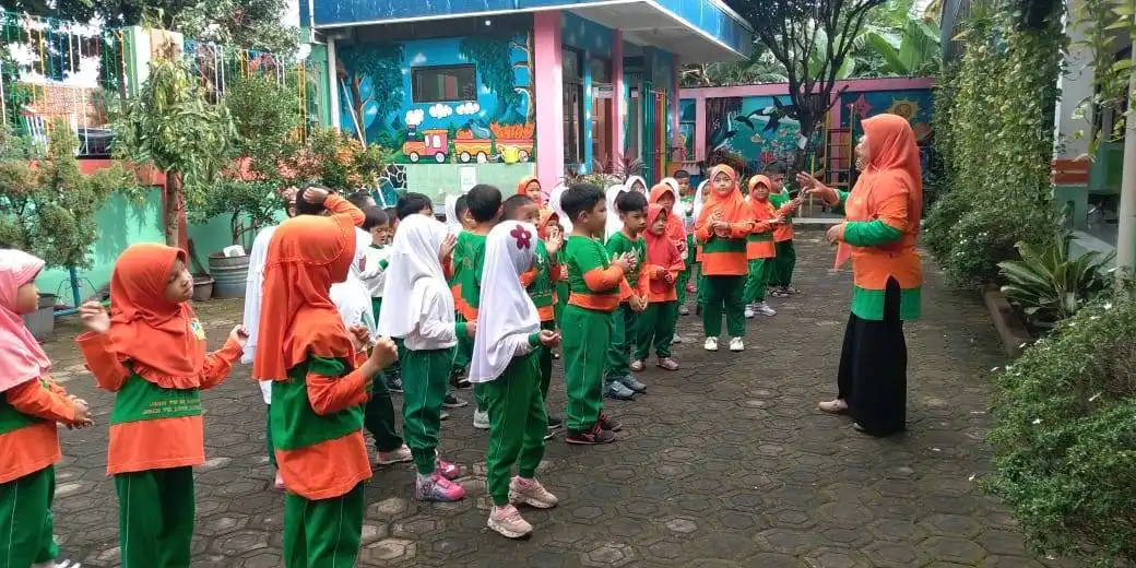 Pentingnya Pendidikan Guru dan Keluarga